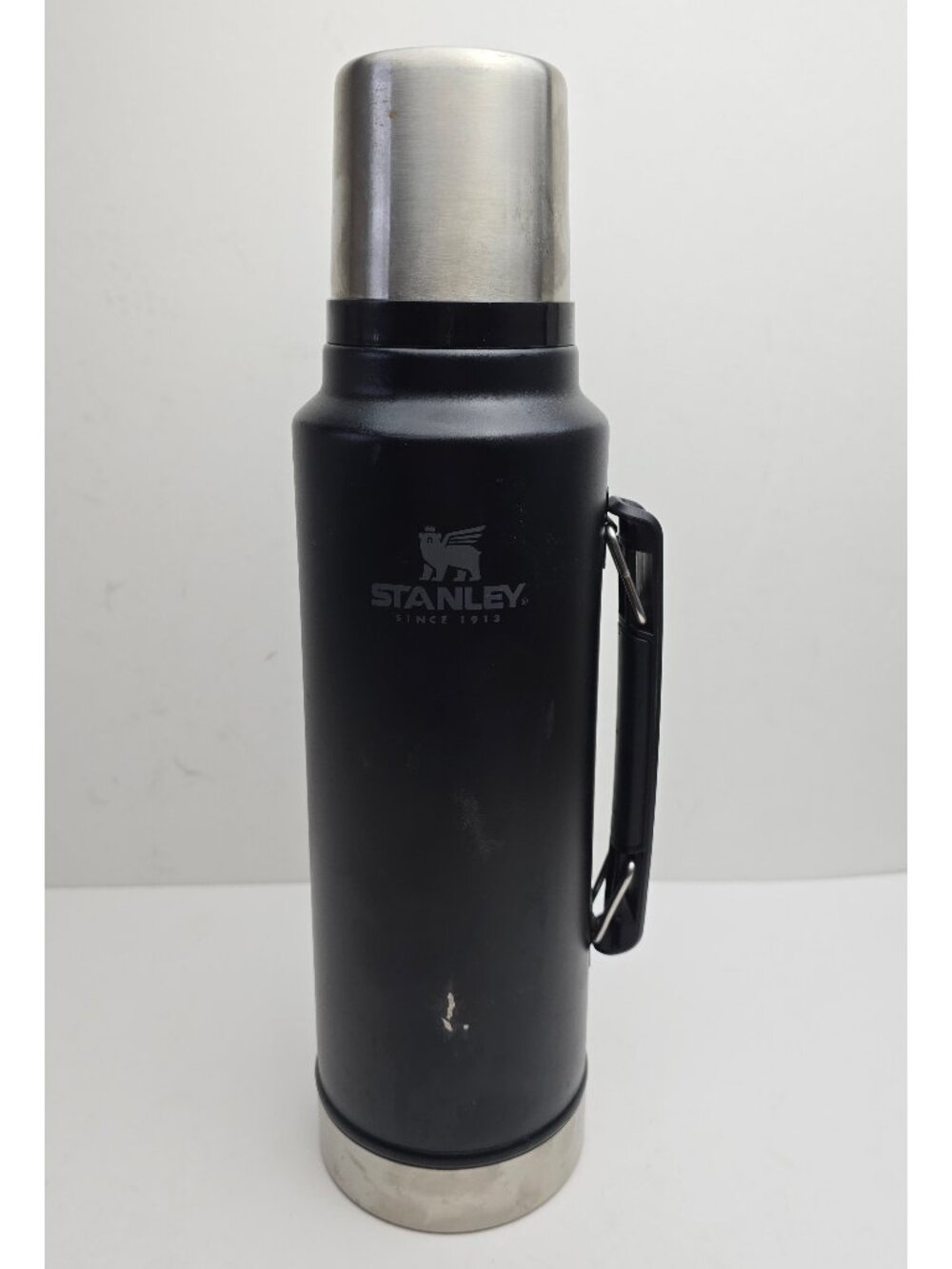 Stanley Classic Legendary Vacuum Bottle / Thermos 1.5qt Matte Black